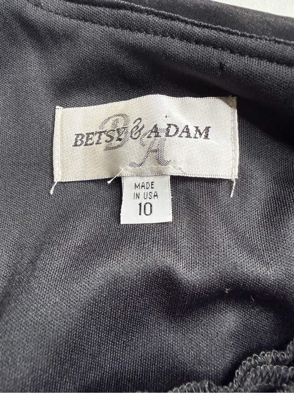 Betsy & Adam Black One-Shoulder Satin-Trim Mermaid Gown - Picture 5 of 9